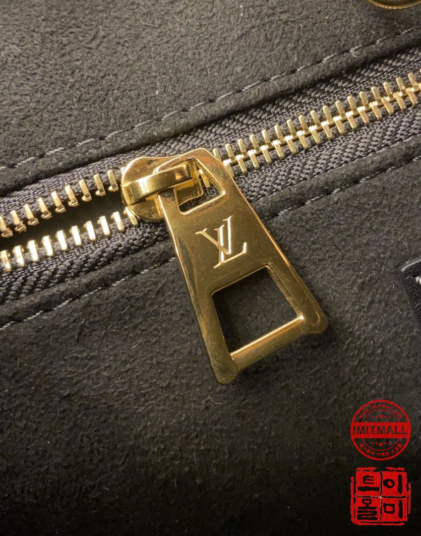 louis_vuitton_xxxxx_big_00004.jpg