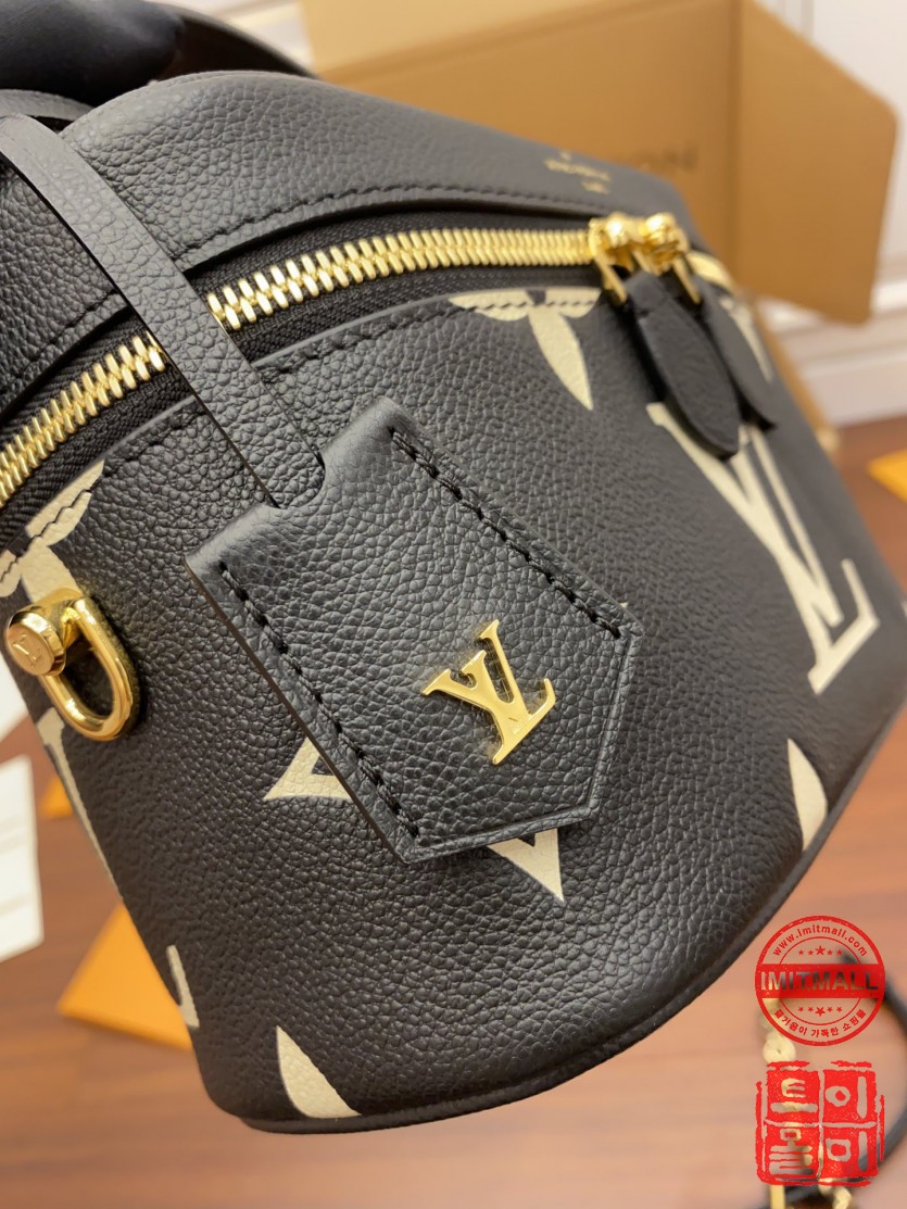 louis_vuitton_xxxxx_big_00005.jpg