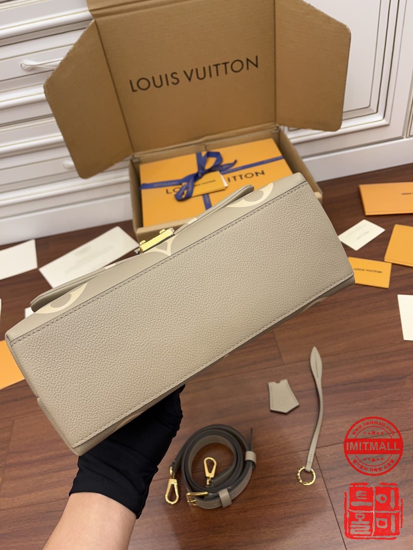 louis_vuitton_xxxxx_big_00007.jpg