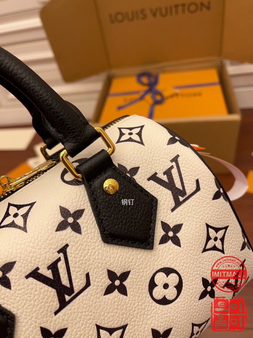 louis_vuitton_xxxxx_big_00004.jpg