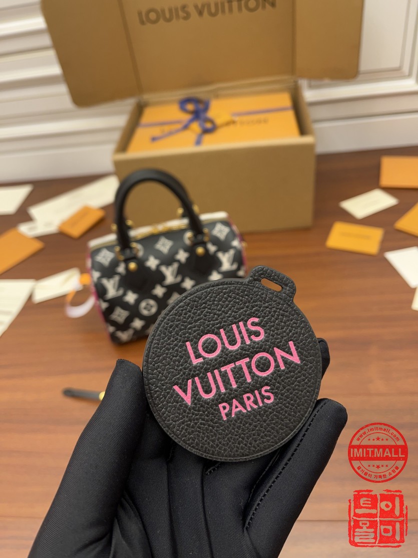 louis_vuitton_xxxxx_big_00017.jpg