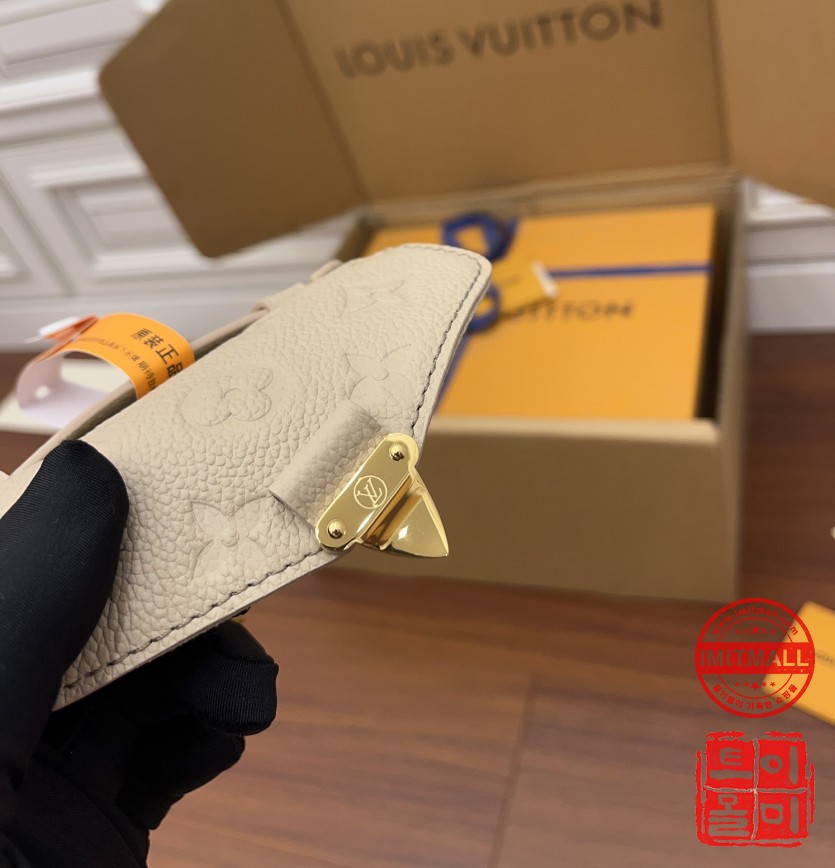 louis_vuitton_xxxxx_big_00018.jpg