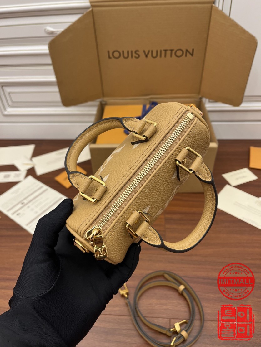 louis_vuitton_xxxxx_big_00010.jpg