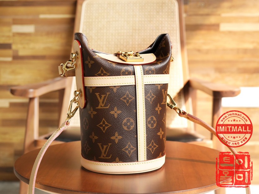 louis_vuitton_xxxxx_big_00003.jpg