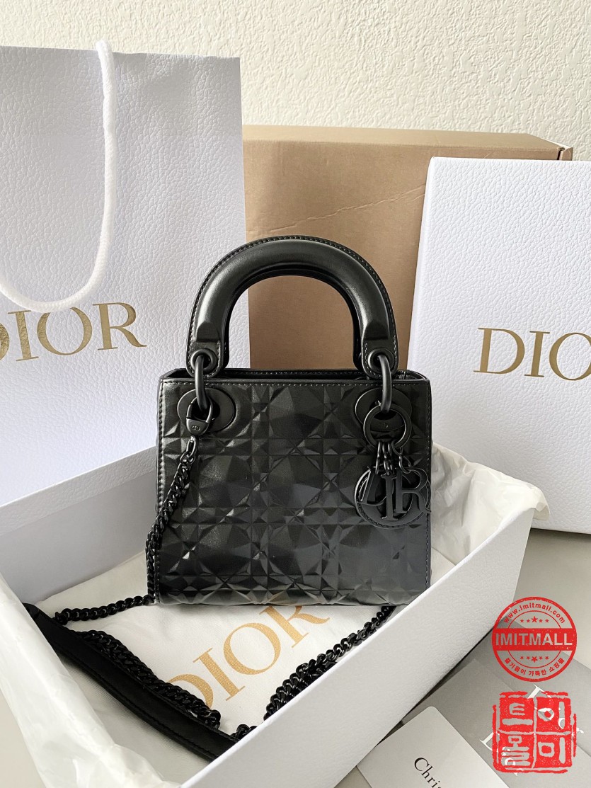 dior_xxxxx_big_00001.jpg