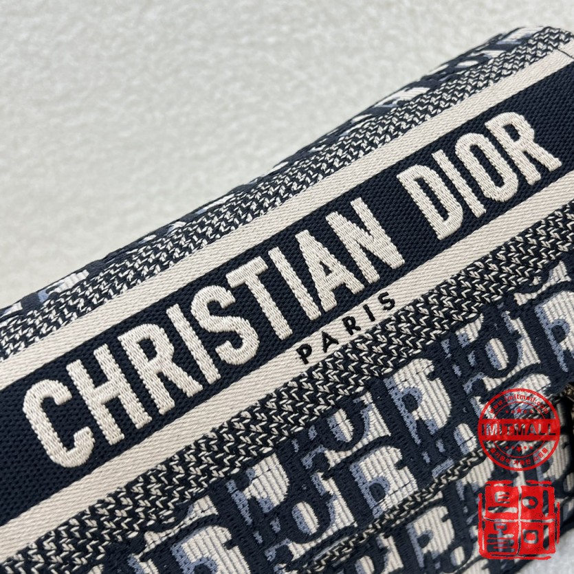 dior_xxxxx_big_00005.jpg