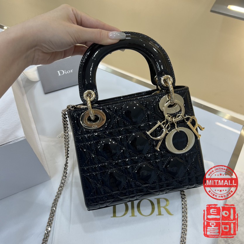 dior_xxxxx_big_00001.jpg