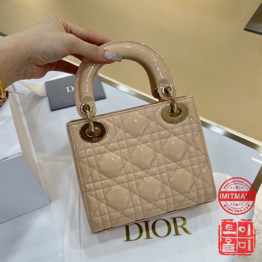 dior_xxxxx_big_00002.jpg