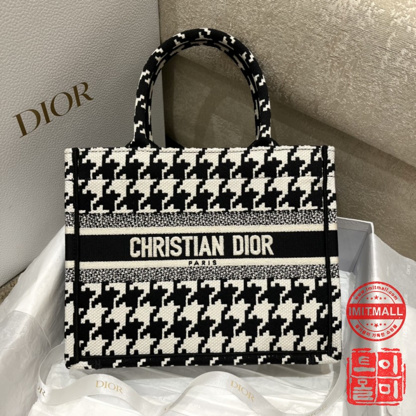 dior_xxxxx_big_00001.jpg