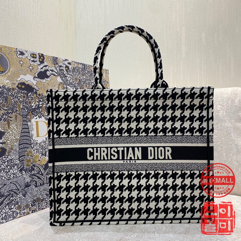 dior_xxxxx_big_00003.jpg