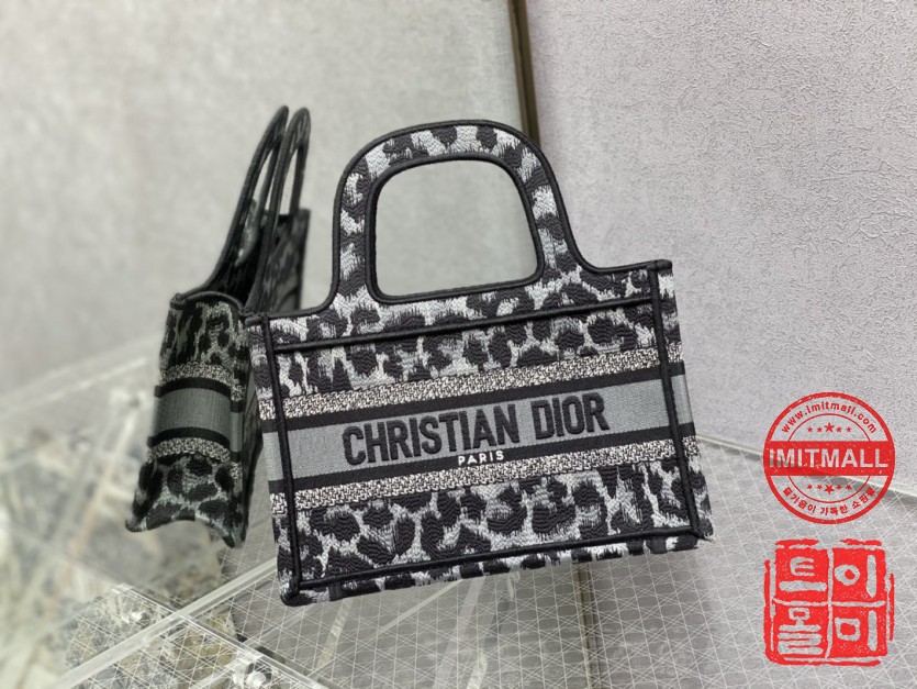 dior_xxxxx_big_00001.jpg