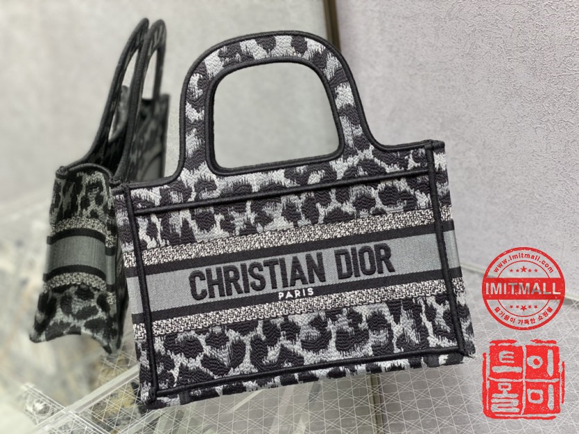 dior_xxxxx_big_00002.jpg