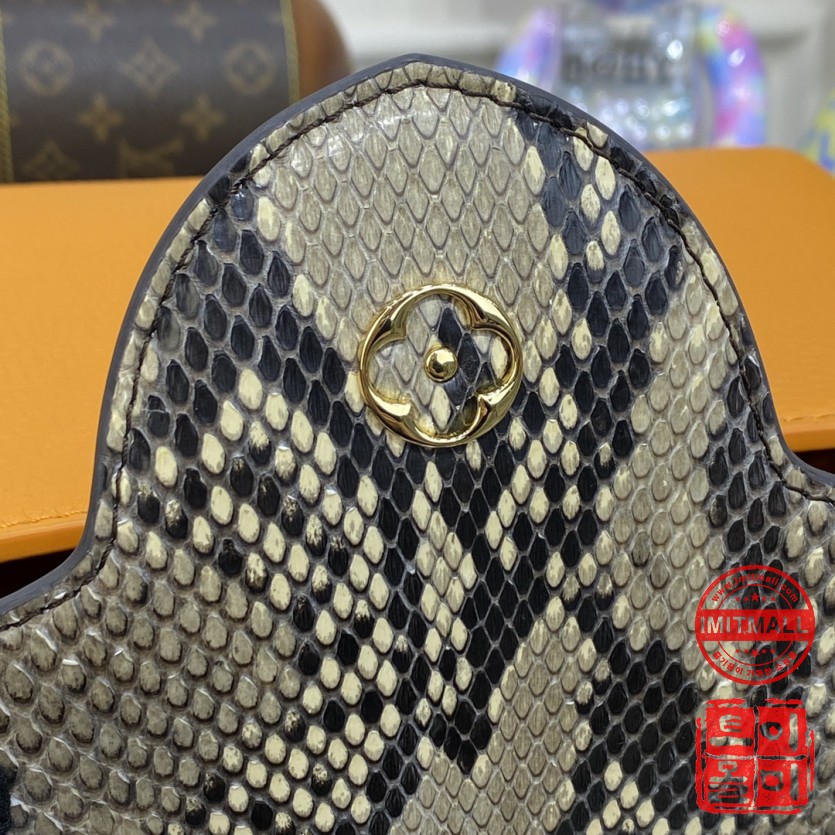 louis_vuitton_xxxxx_big_00015.jpg