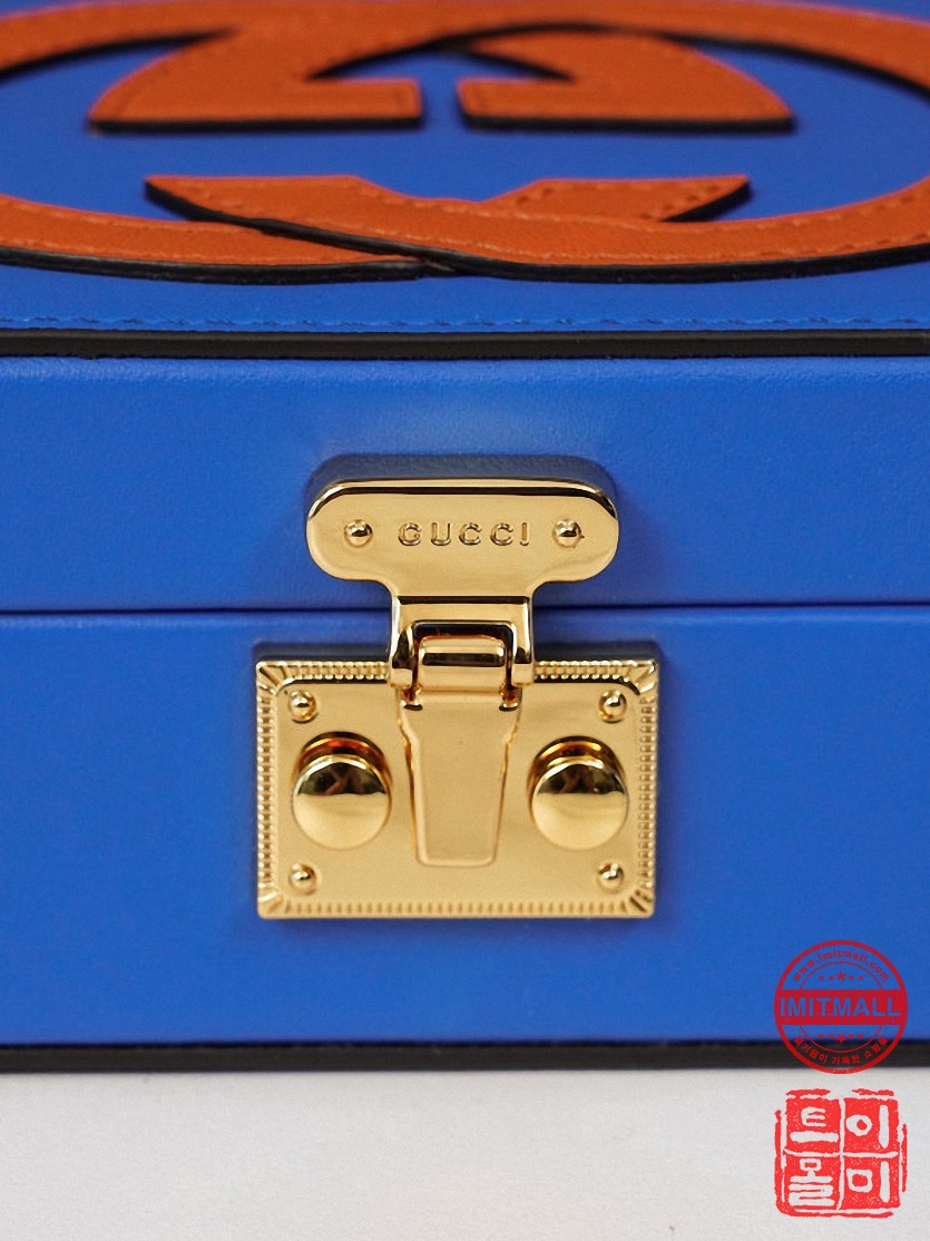 gucci_xxxxx_big_00009.jpg
