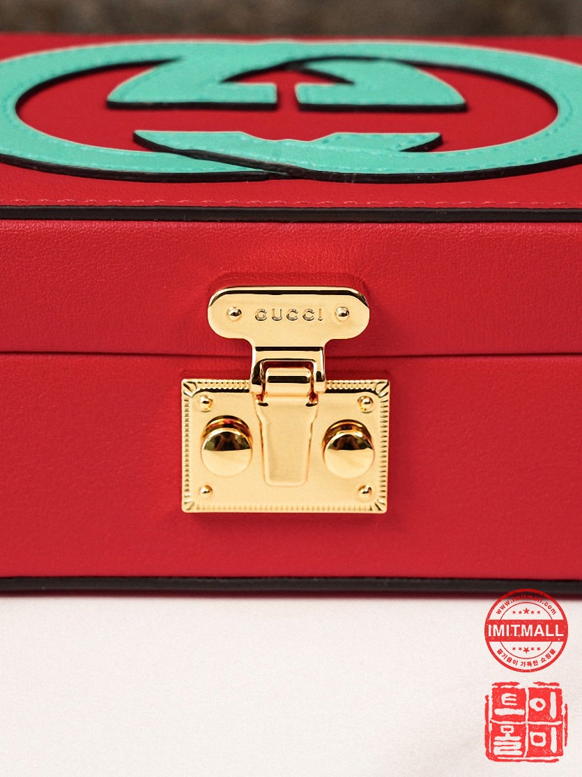 gucci_xxxxx_big_00008.jpg