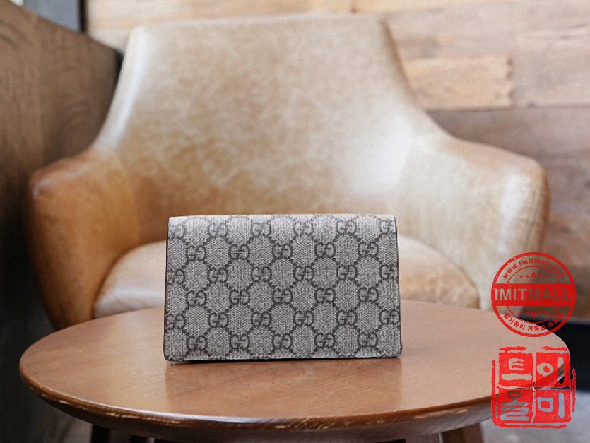 gucci_xxxxx_big_00004.jpg
