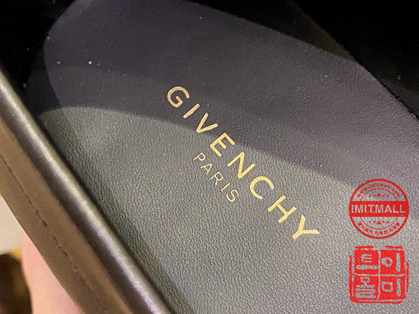 givenchy_xxxxx_big_00012.jpg