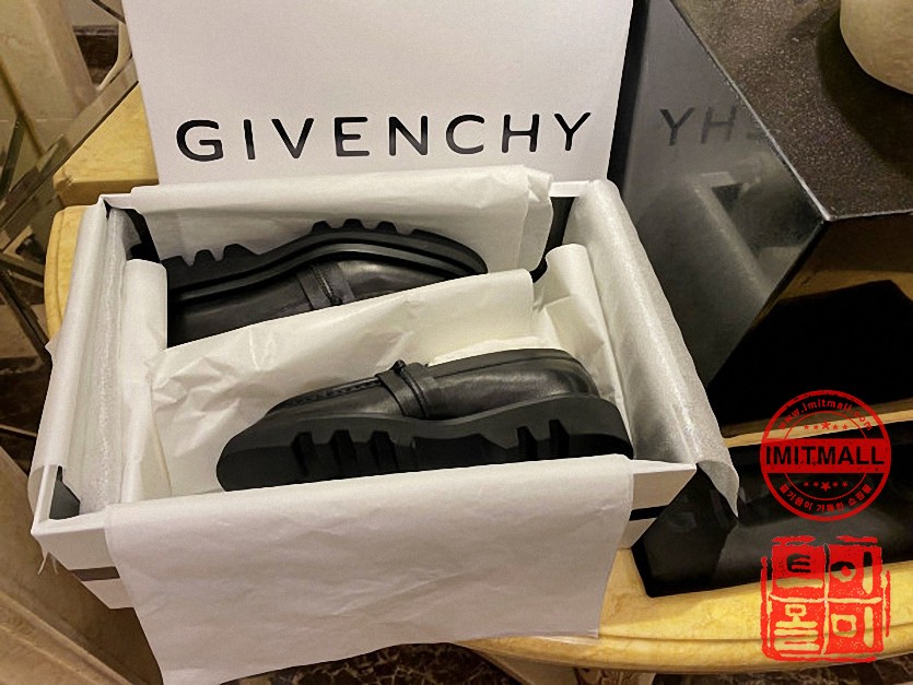 givenchy_xxxxx_big_00019.jpg