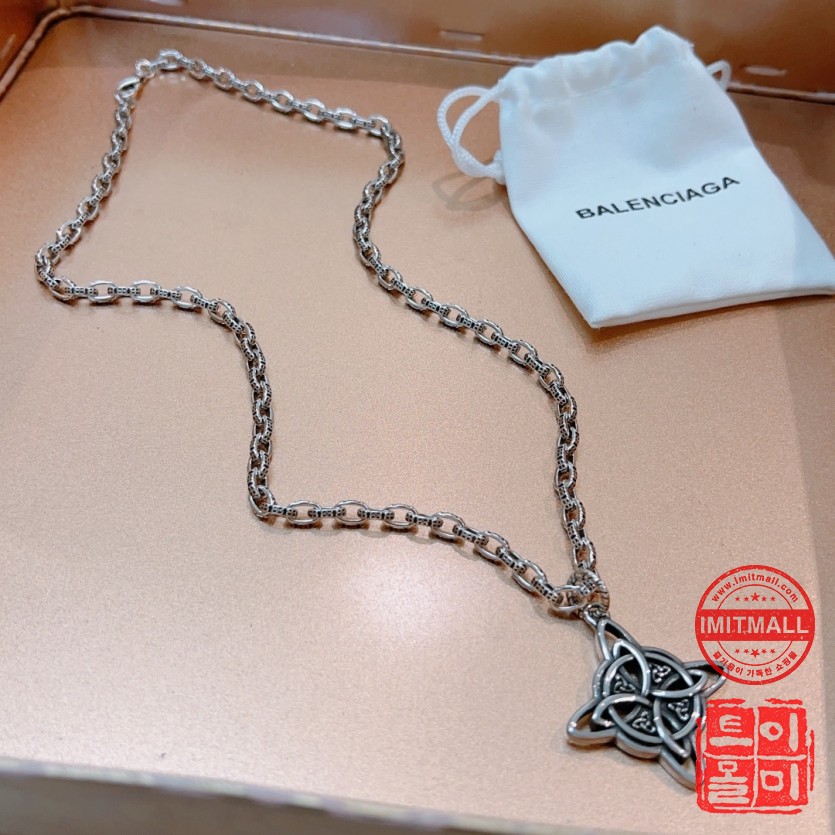 balenciaga_xxxxx_big_00003.jpg