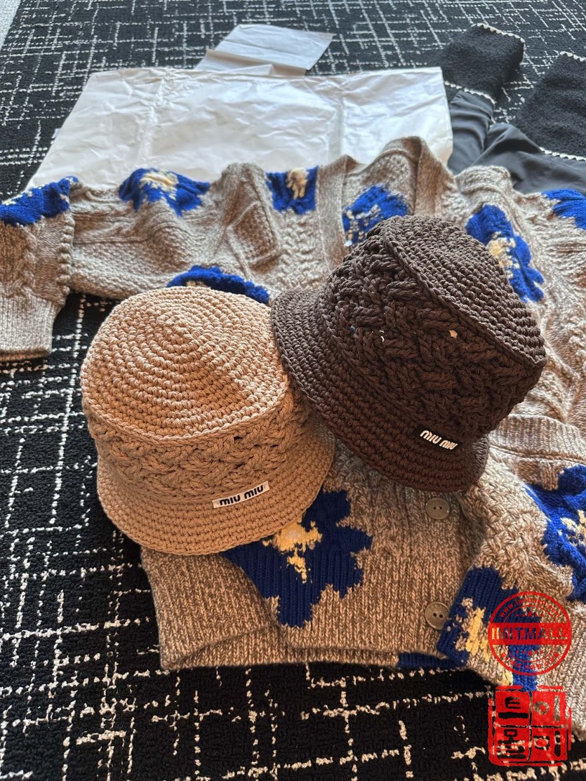miumiu_xxxxx_big_00002.jpg
