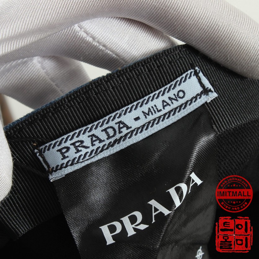 prada_xxxxx_big_00018.jpg