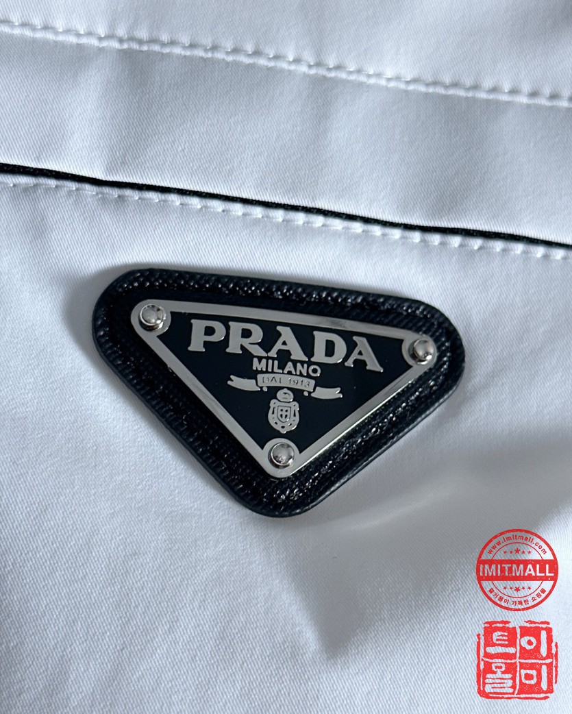 prada_xxxxx_big_00005.jpg