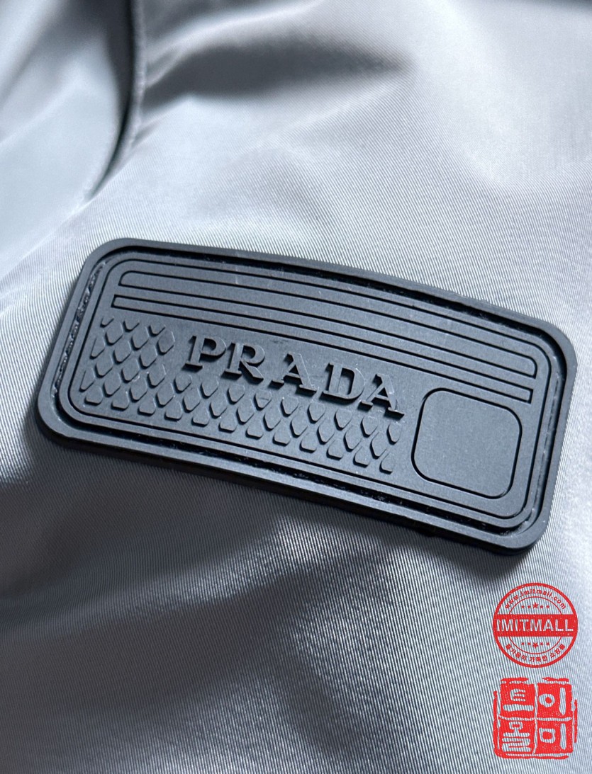 prada_xxxxx_big_00015.jpg