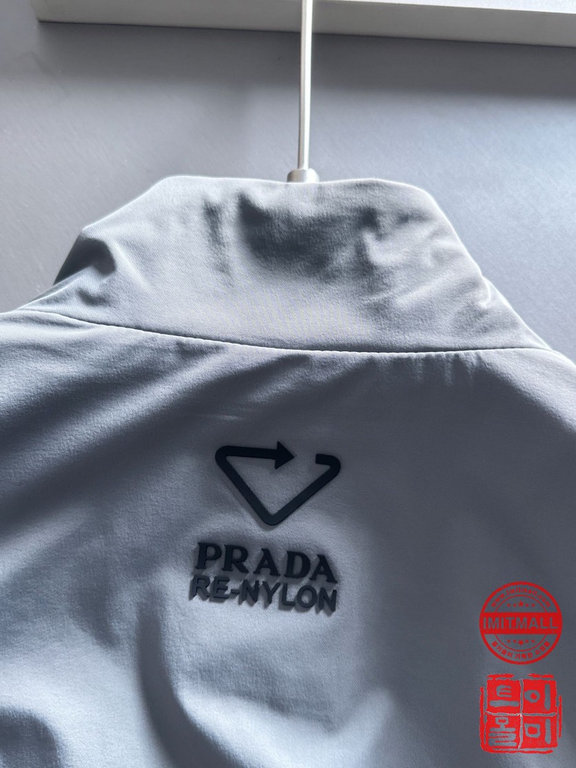 prada_xxxxx_big_00016.jpg