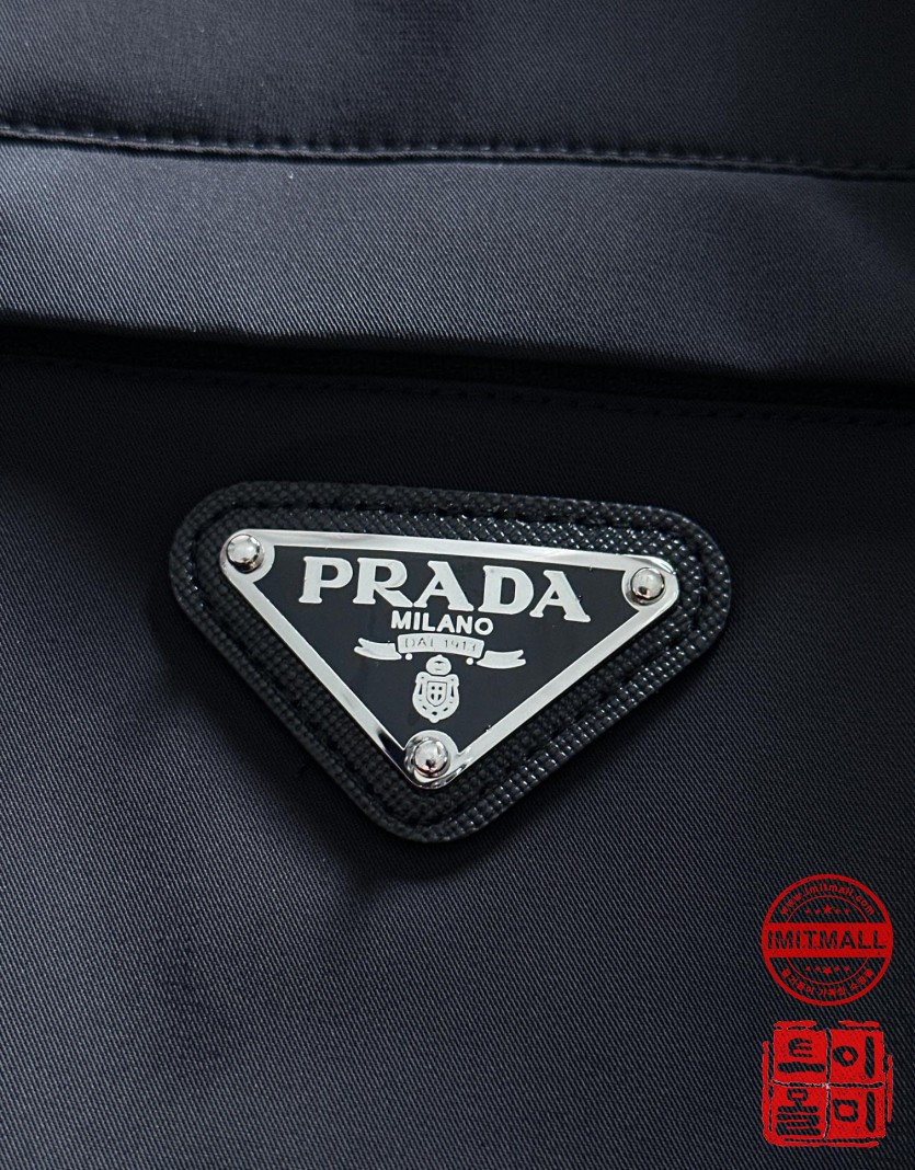 prada_xxxxx_big_00021.jpg