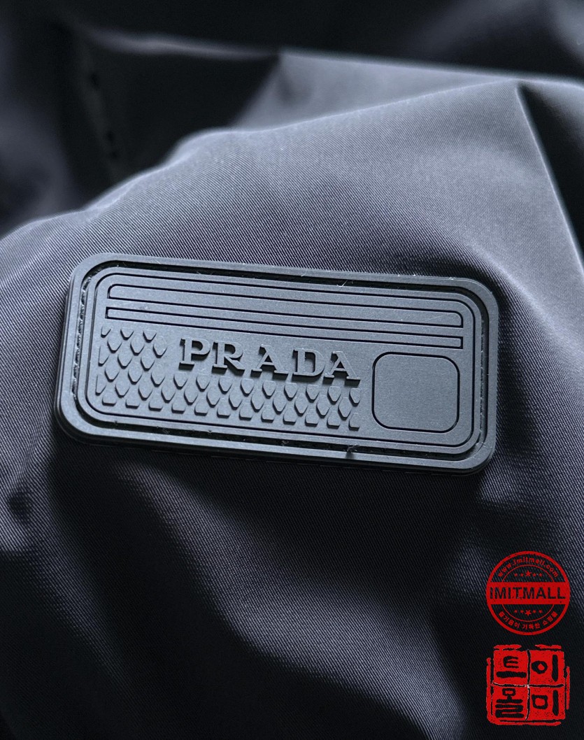 prada_xxxxx_big_00023.jpg