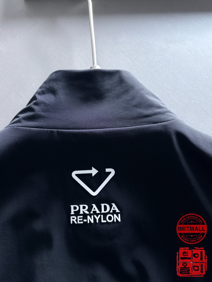 prada_xxxxx_big_00024.jpg