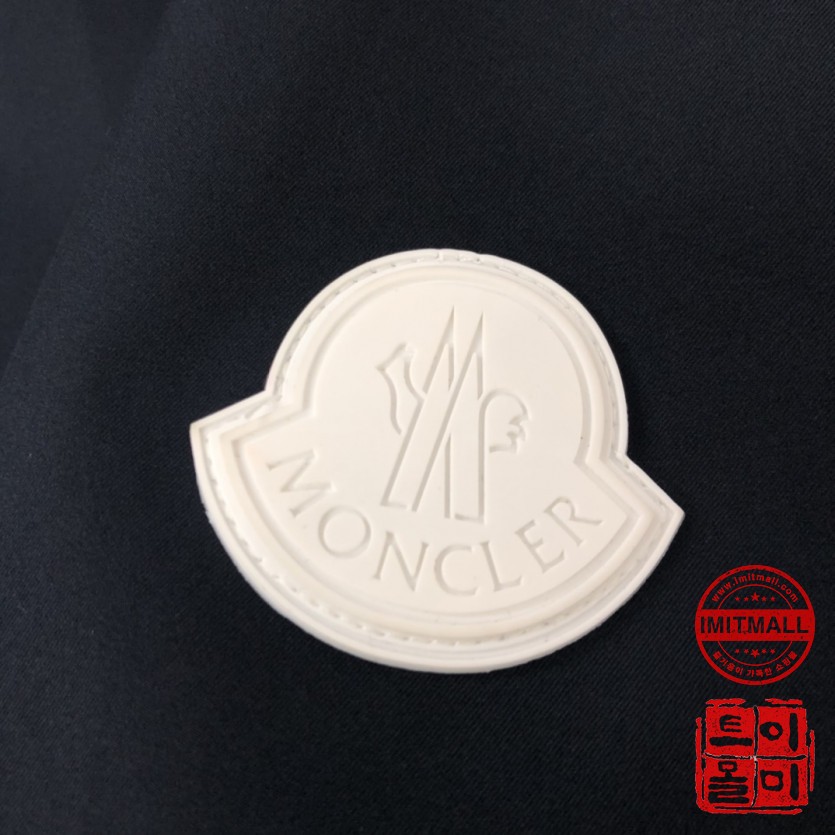 moncler_xxxxx_big_00012.jpg