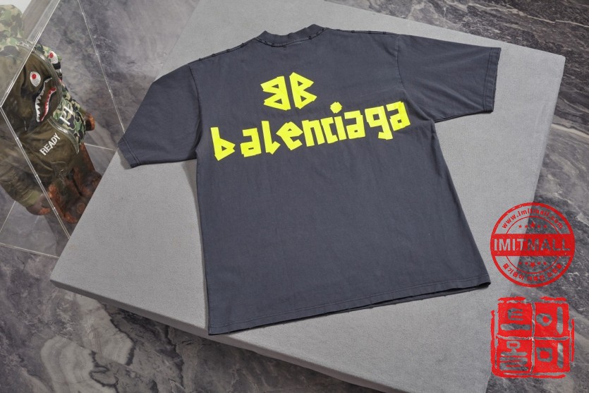 balenciaga_xxxxx_big_00002.jpg