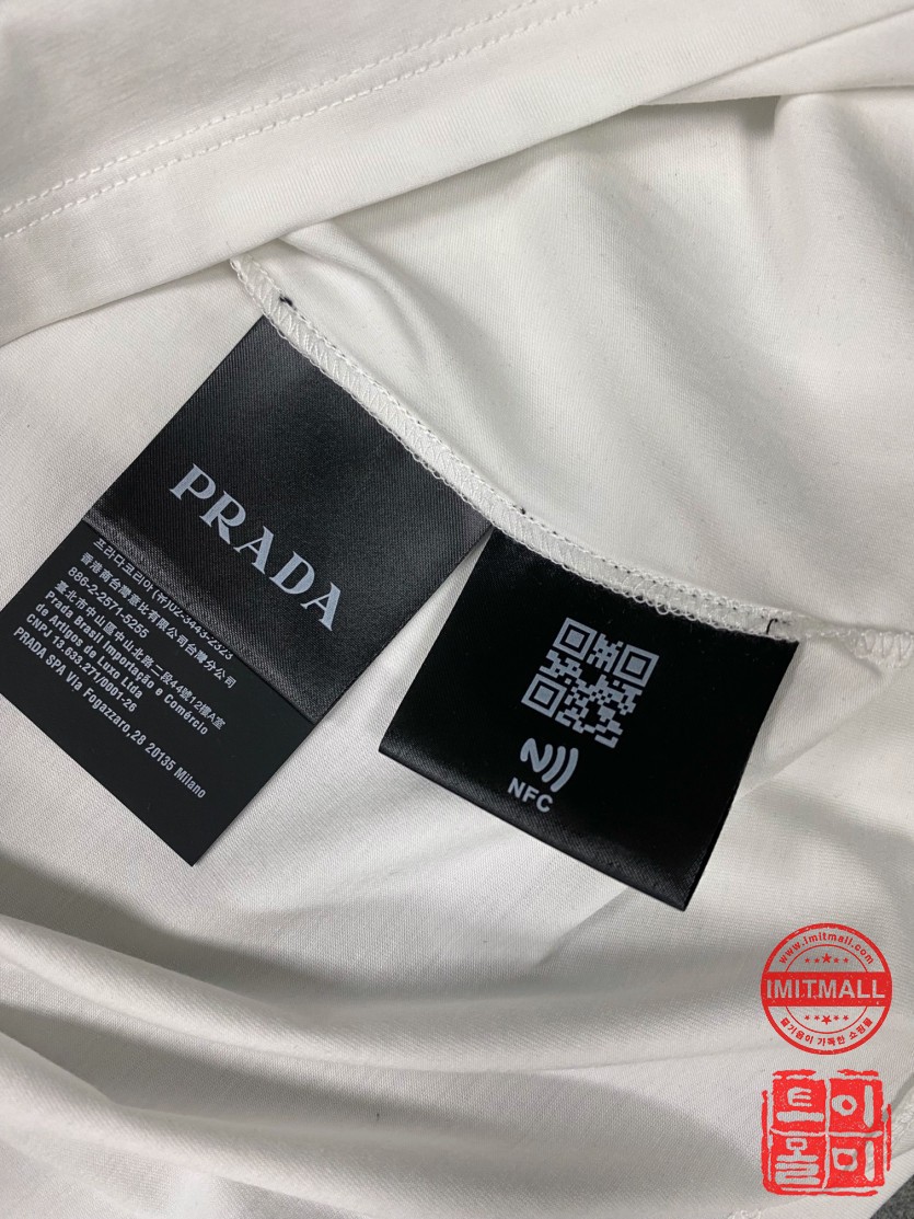 prada_xxxxx_big_00009.jpg