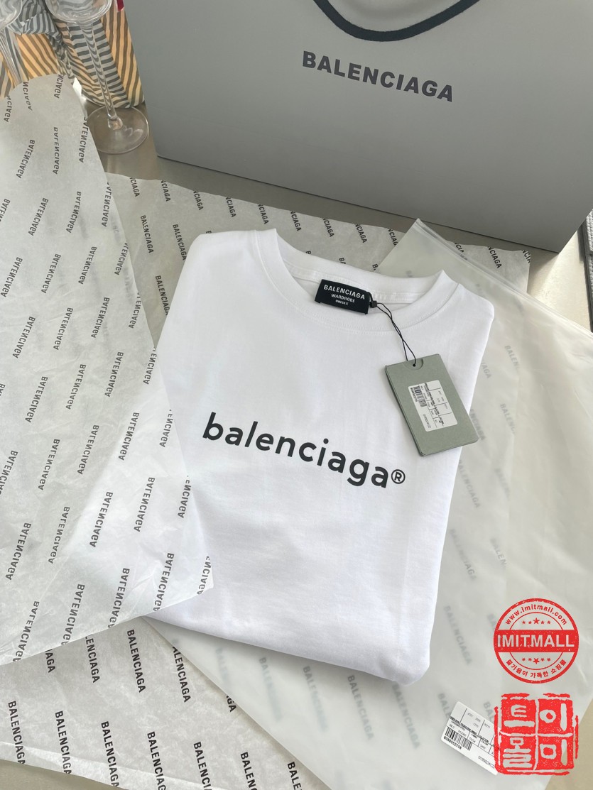 balenciaga_xxxxx_big_00001.jpg