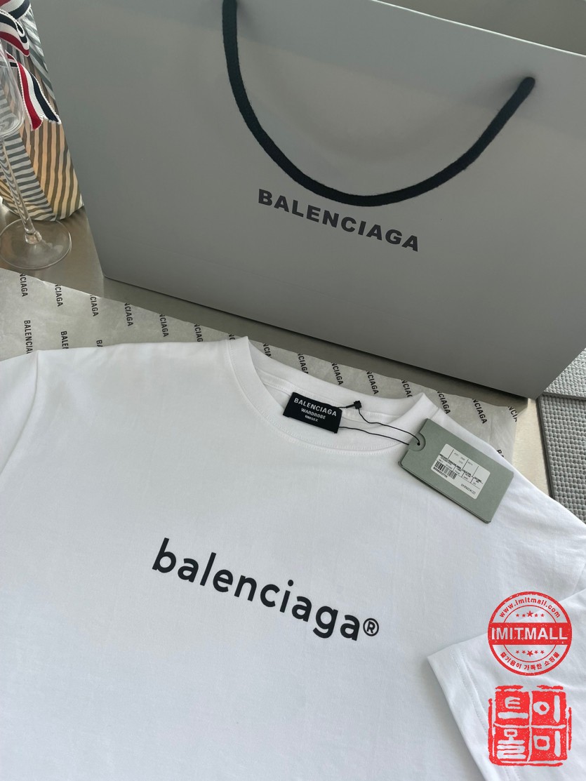 balenciaga_xxxxx_big_00003.jpg