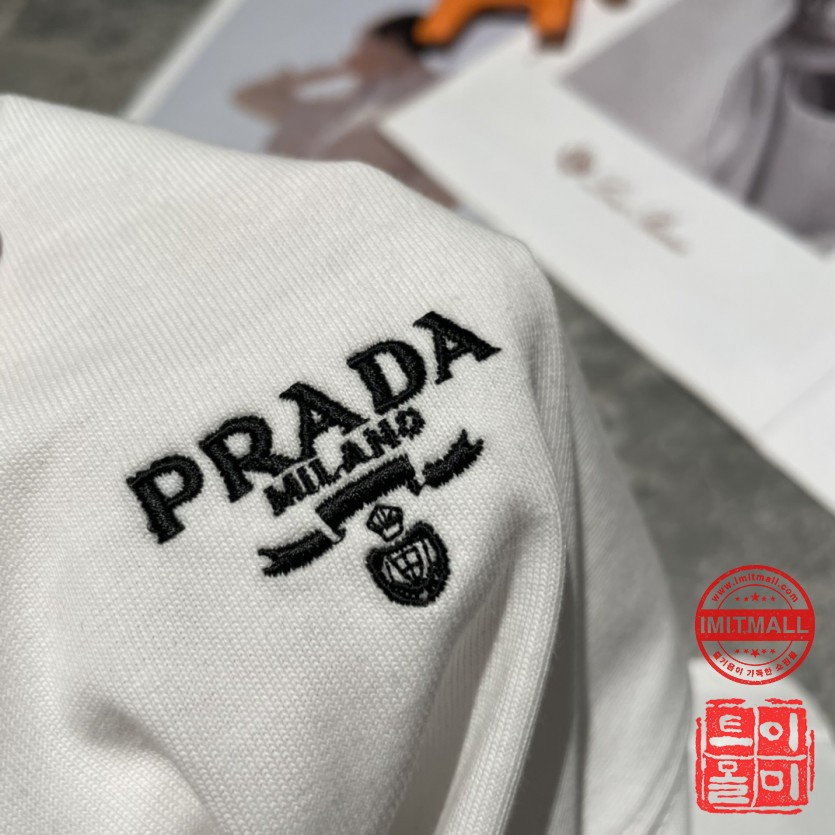 prada_xxxxx_big_00007.jpg