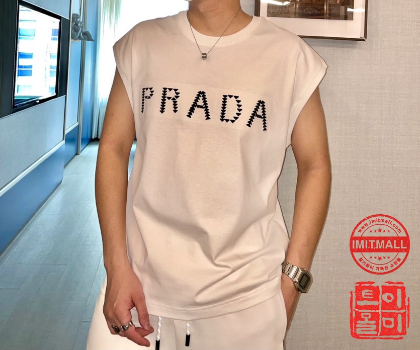 prada_xxxxx_big_00003.jpg