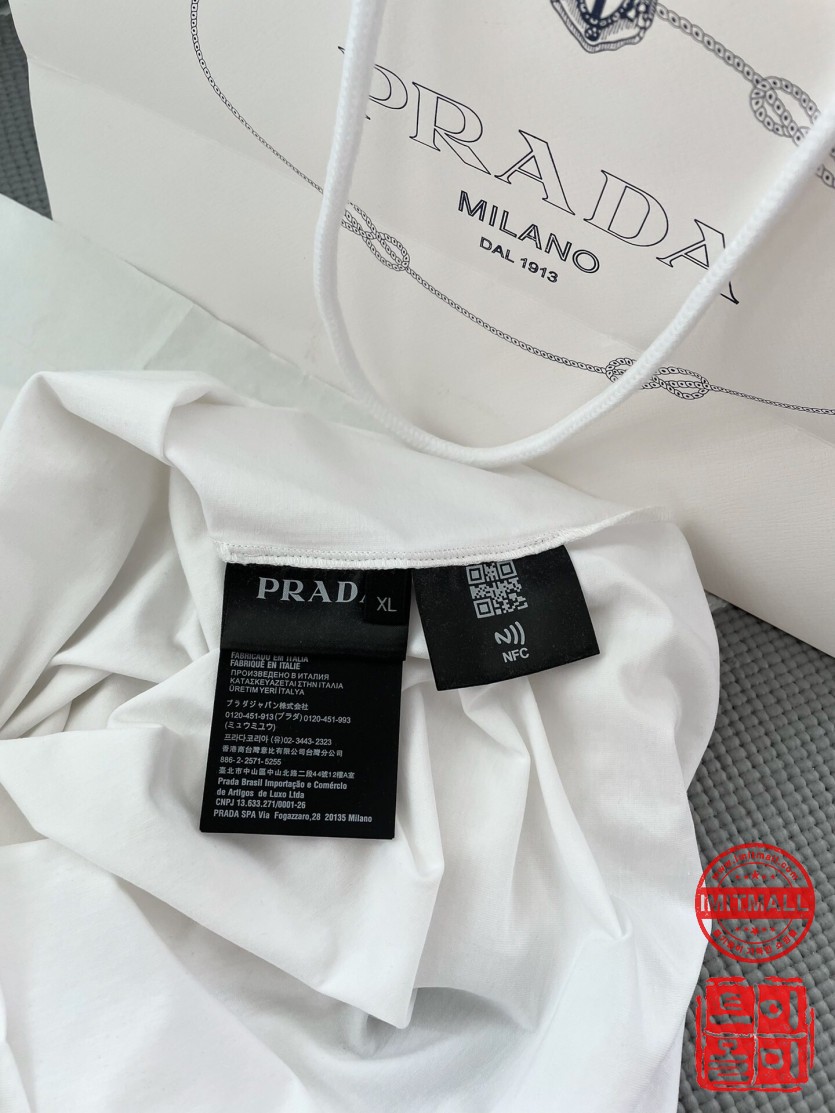 prada_xxxxx_big_00014.jpg