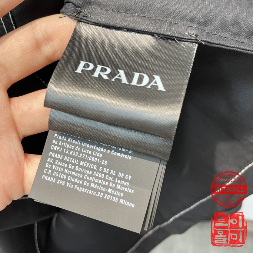 prada_xxxxx_big_00007.jpg