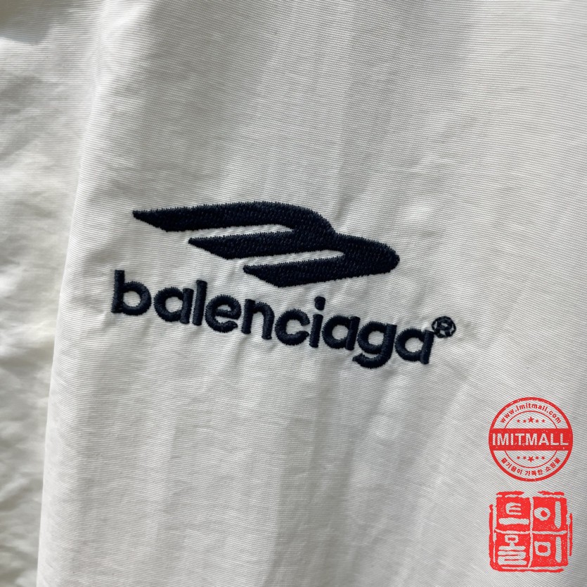 balenciaga_xxxxx_big_00006.jpg