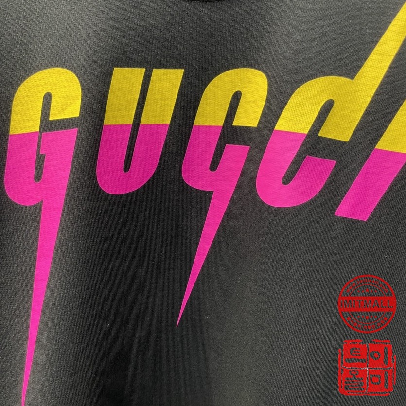 gucci_xxxxx_big_00007.jpg