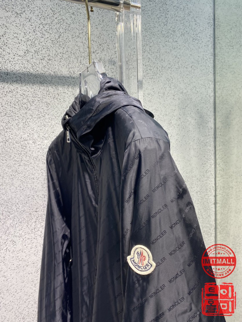 moncler_xxxxx_big_00007.jpg