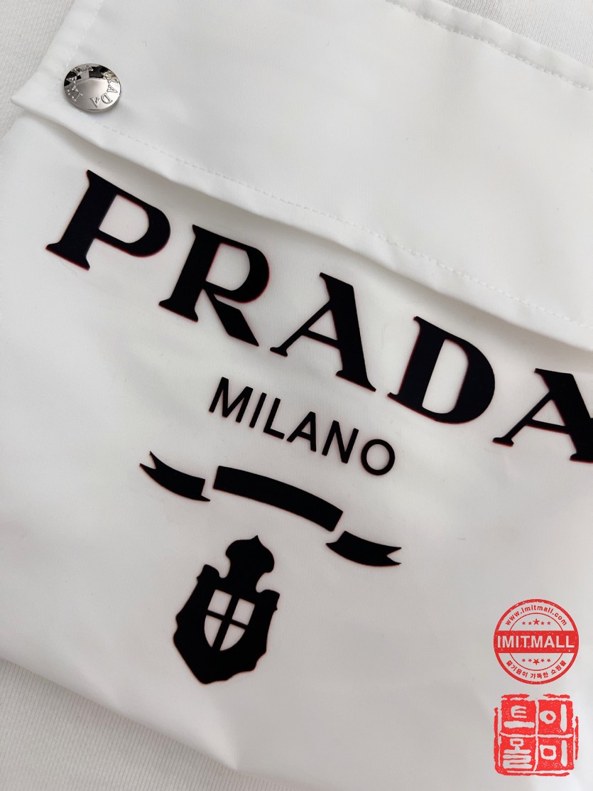 prada_xxxxx_big_00007.jpg