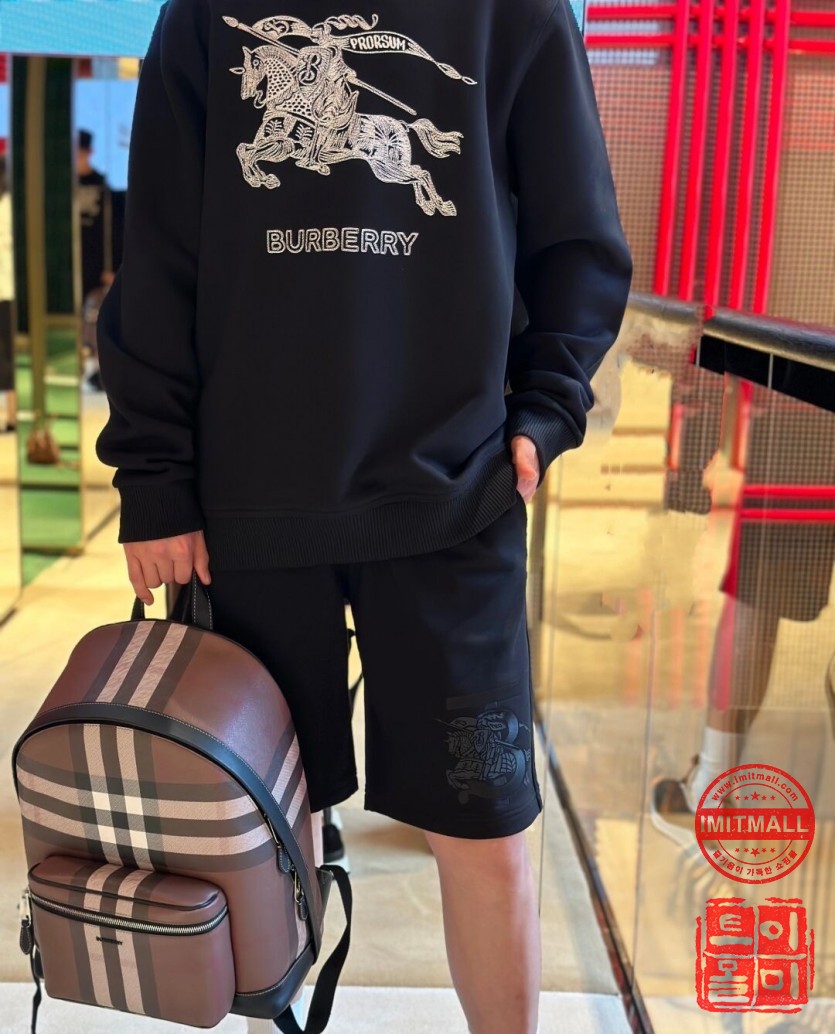 burberry_xxxxx_big_00015.jpg