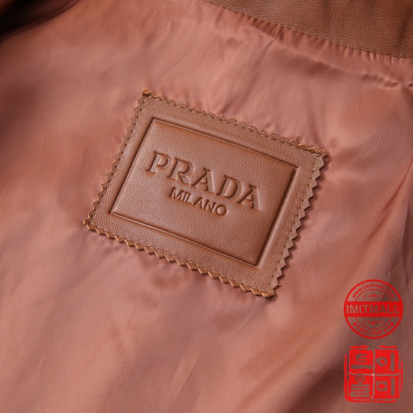 prada_xxxxx_big_00007.jpg