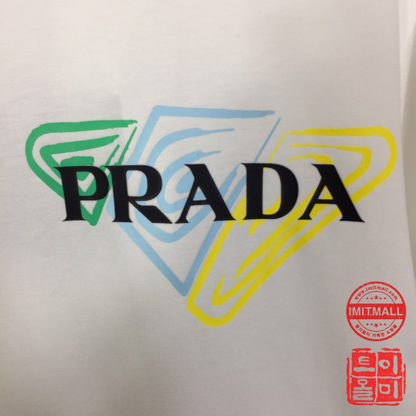 prada_xxxxx_big_00005.jpg