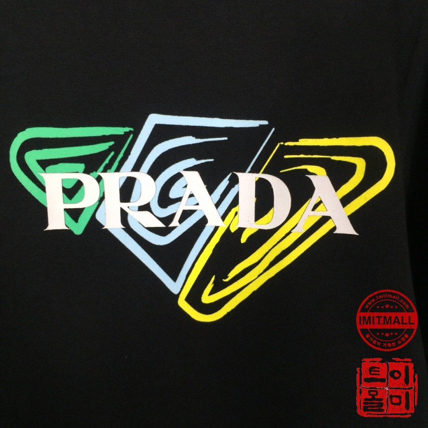 prada_xxxxx_big_00005.jpg