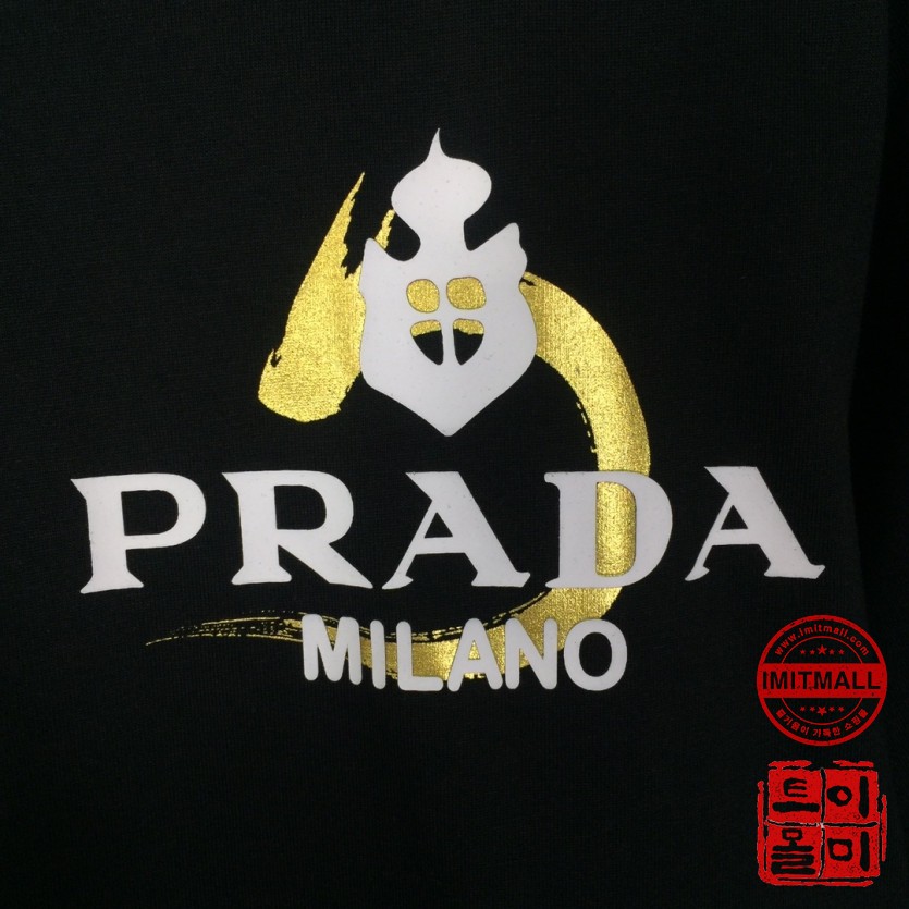 prada_xxxxx_big_00005.jpg