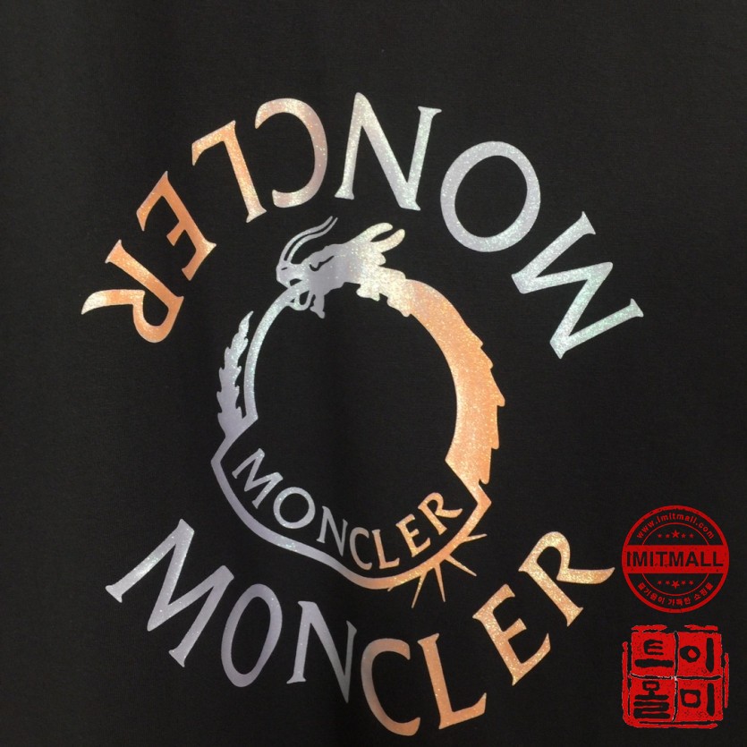 moncler_xxxxx_big_00005.jpg